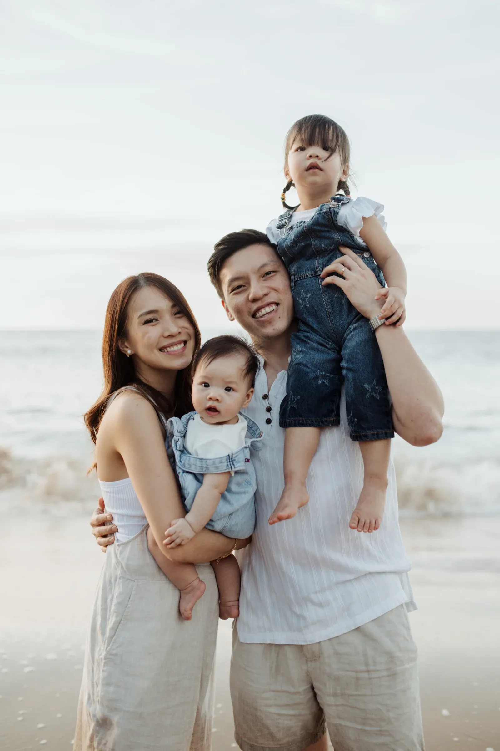 Family moments by the shore, outdoor family shoot by Ju Shiu Photography, Kuching, Sarawak