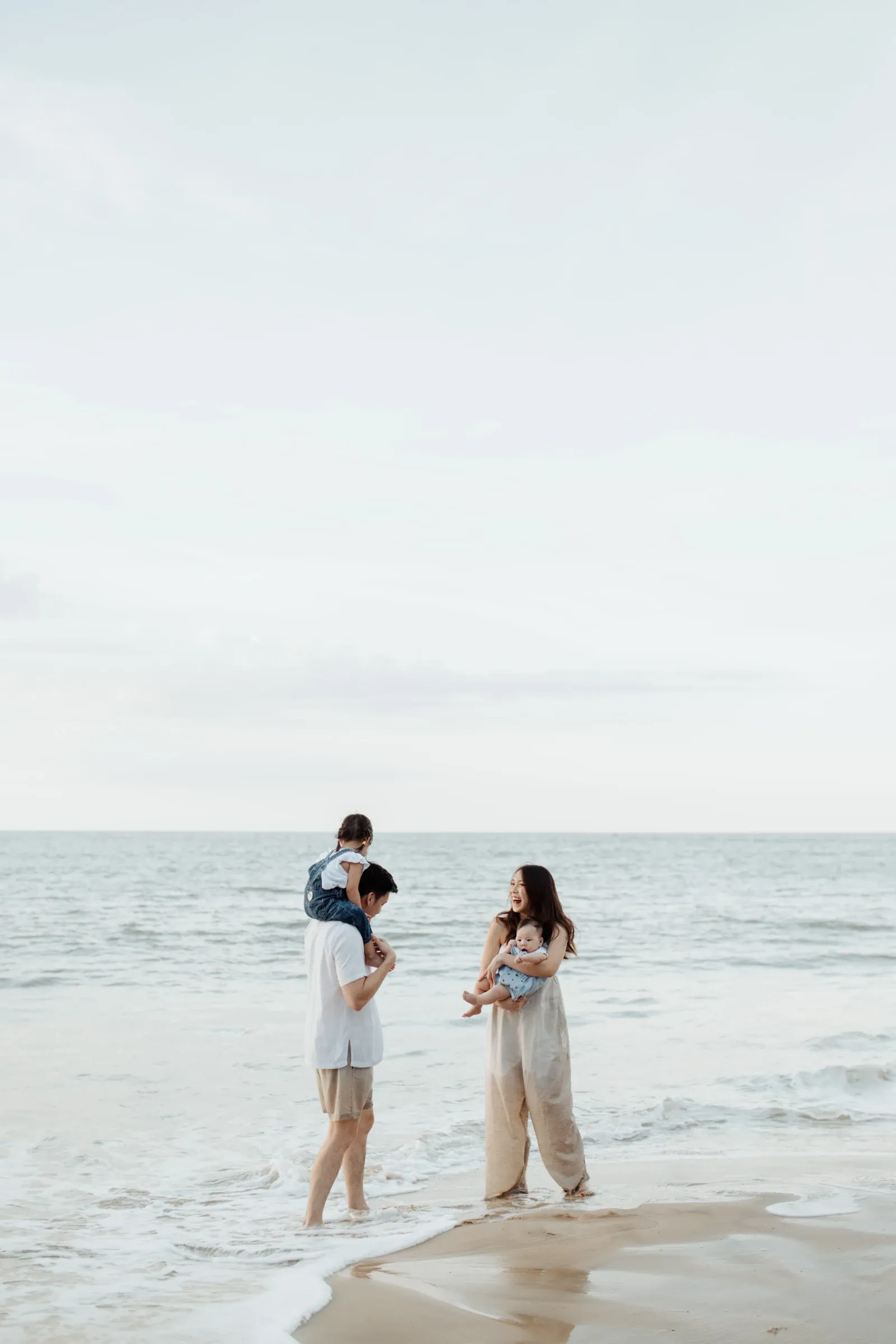 Family moments by the shore, outdoor family shoot by Ju Shiu Photography, Kuching, Sarawak